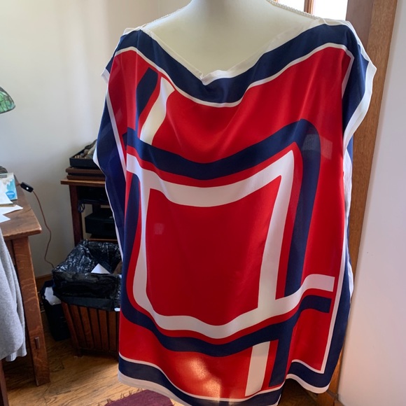 Stylish Silk Blouse - Picture 6 of 6